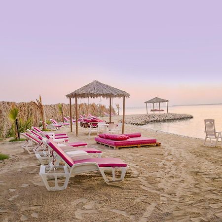 Lagoona Beach Luxury Resort And Spa Манама Экстерьер фото Beach at the resort