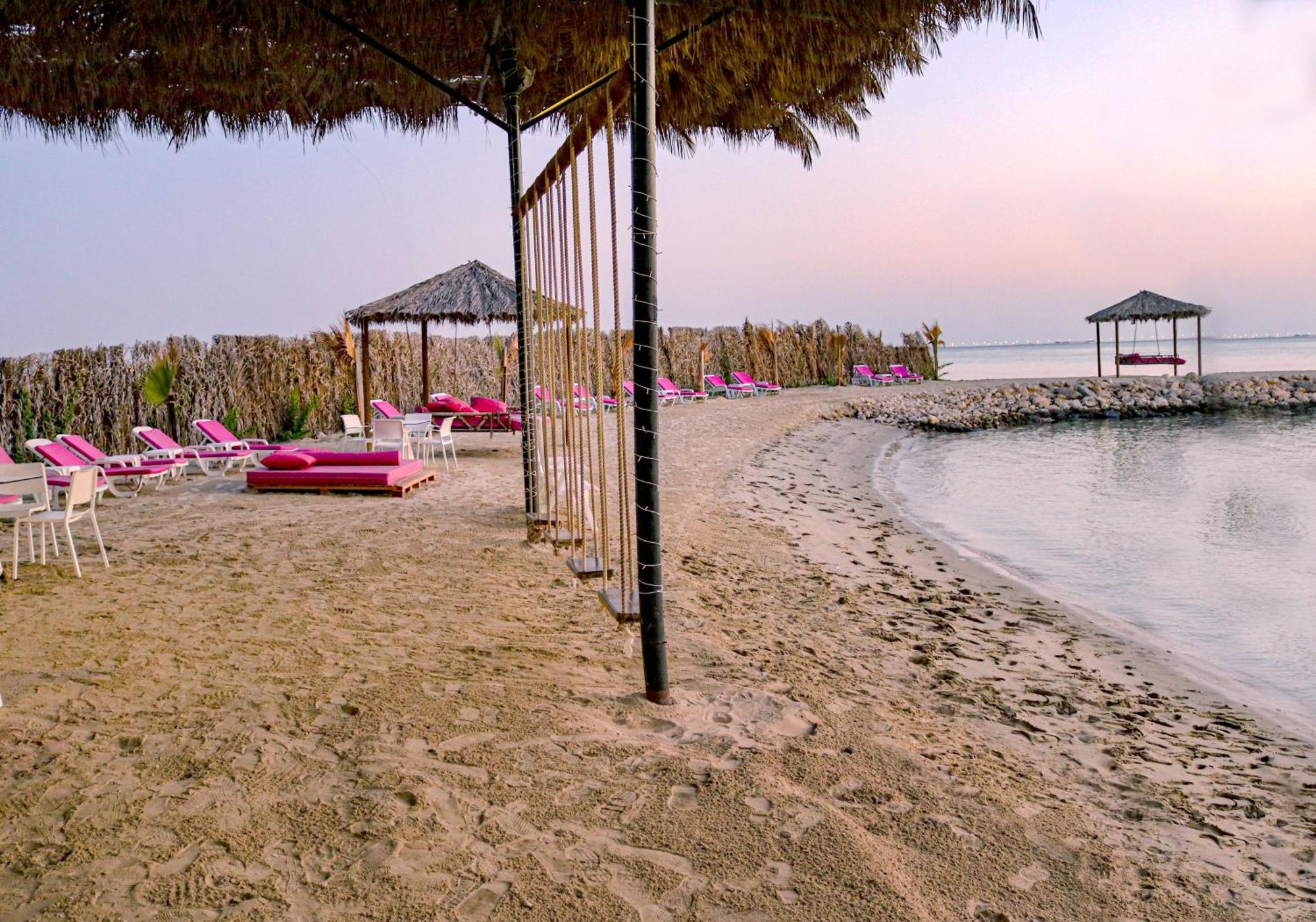 Lagoona Beach Luxury Resort And Spa Манама Экстерьер фото Beach in Hurghada