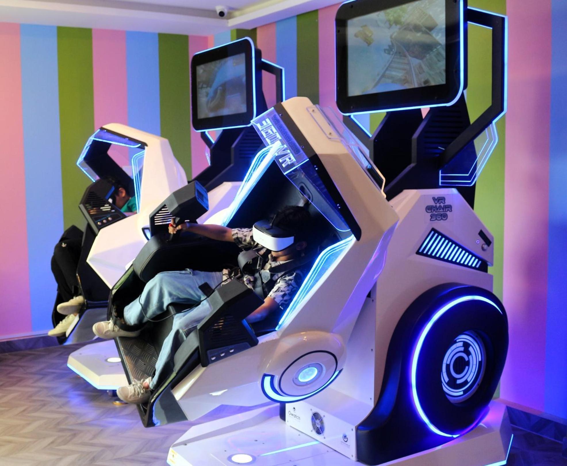 Lagoona Beach Luxury Resort And Spa Манама Экстерьер фото A racing simulator